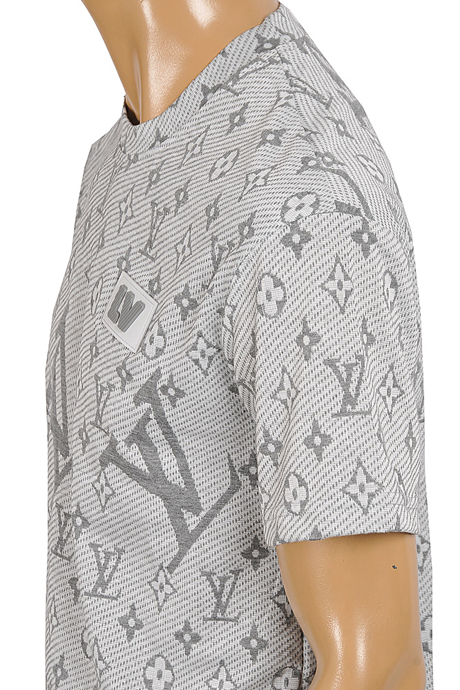 Mens Designer Clothes, LOUIS VUITTON men's monogram print t-shirt 31 in  2023